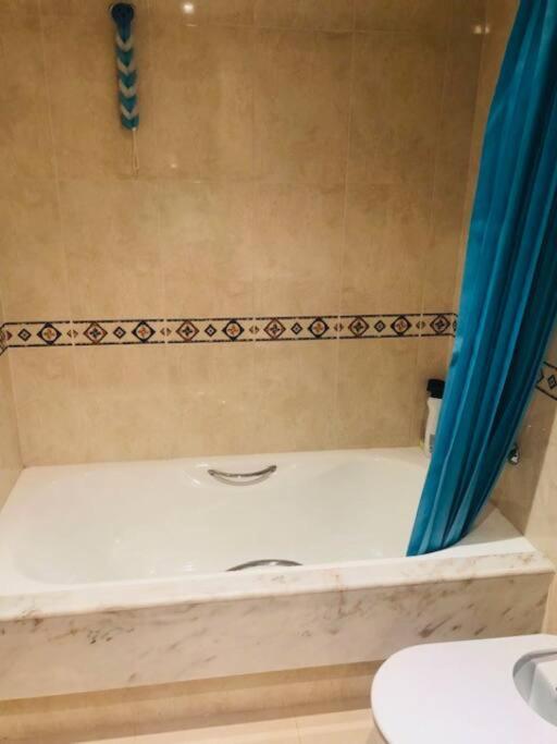 Piso Moderno Διαμέρισμα Sarria Εξωτερικό φωτογραφία
